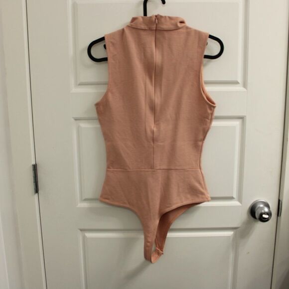 Lulu’s Pink Powerhouse Bodysuit Size Medium - Picture 3 of 3
